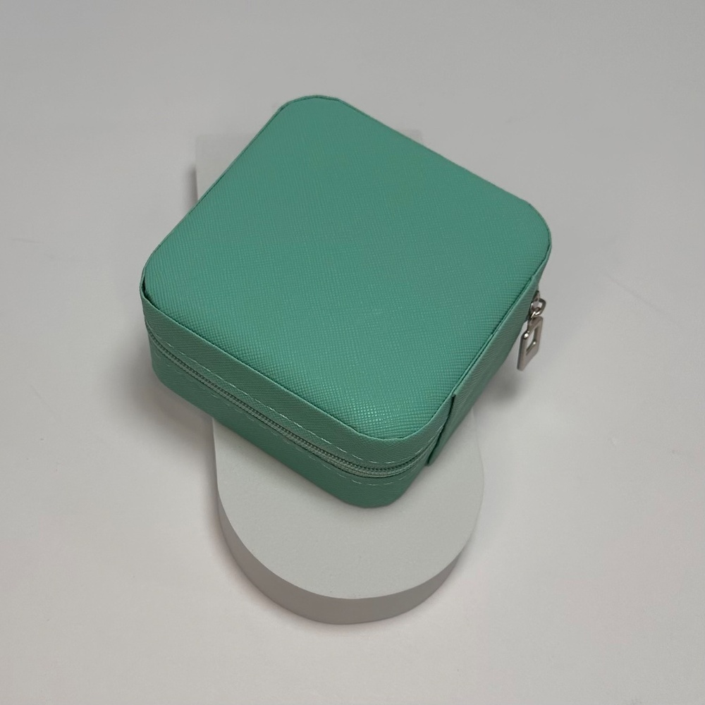 Mint Jewelry Organizer Case β Compact Travel Size - Picture 3 of 4